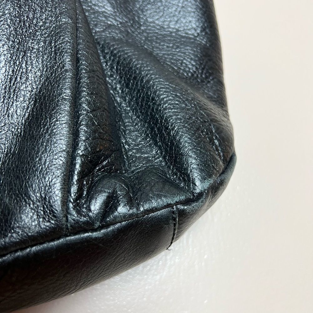 CLEAROUT! Black Tahari Leather Bucket Bag GUC - Picture 6 of 9